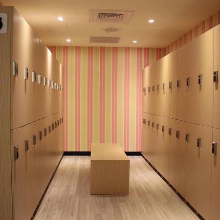 Hey Bear Capsule Hotel Tajpej Kültér fotó